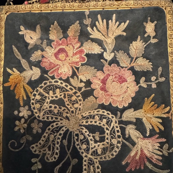 Exquisite Floral Embroidered Evening Bag, French, enamel, w/ mirror, filigree - Picture 4 of 14